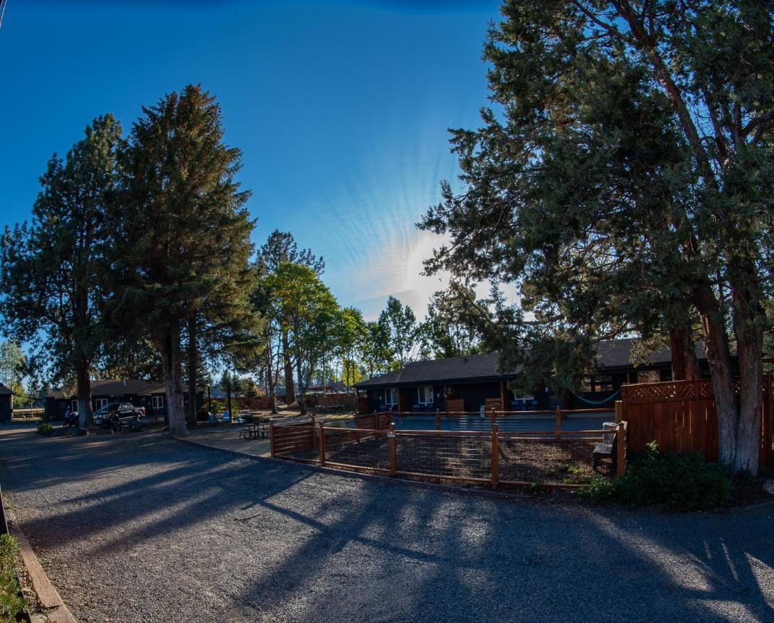 Left Coast Lodge - Pet Friendly Систерс Экстерьер фото